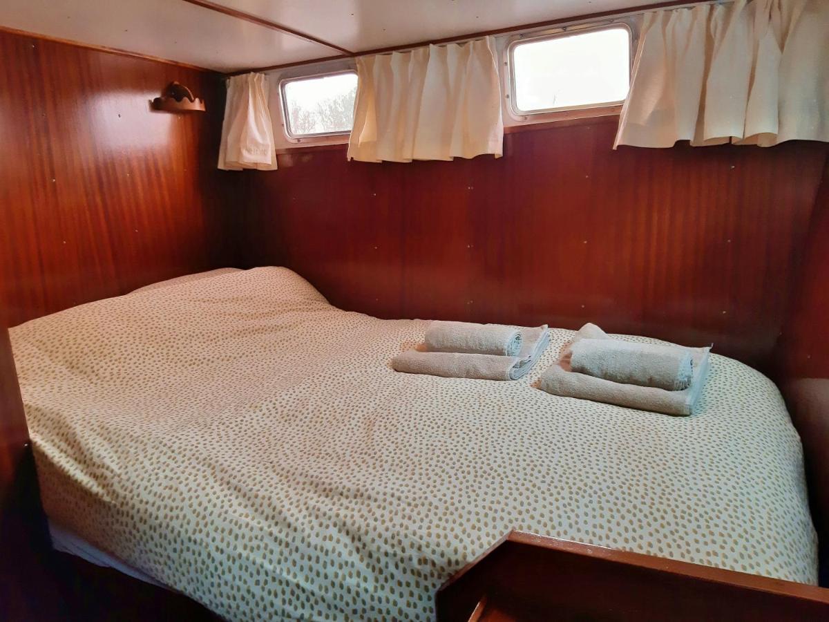 Отель Motor Yacht Almaz Амстердам Экстерьер фото